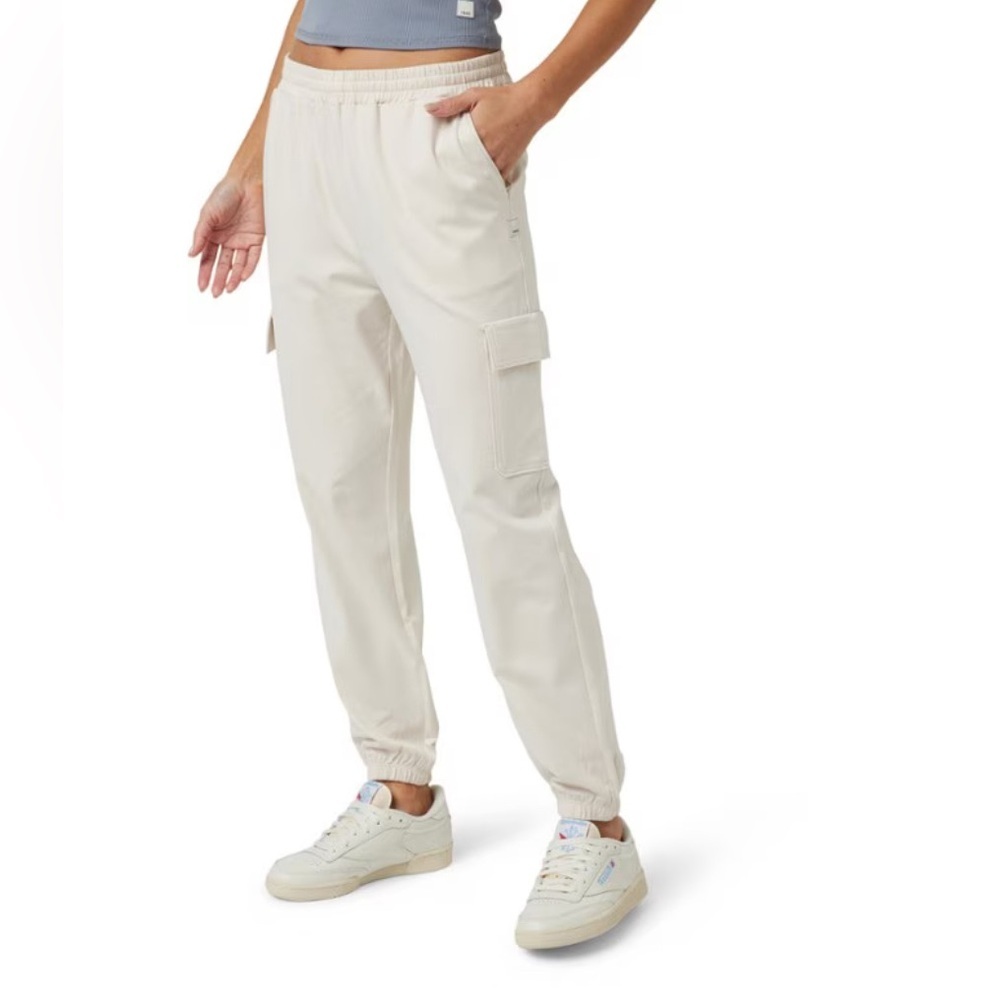 Vuori boyfriend cargo jogger sweatpants milkweed cream size medium